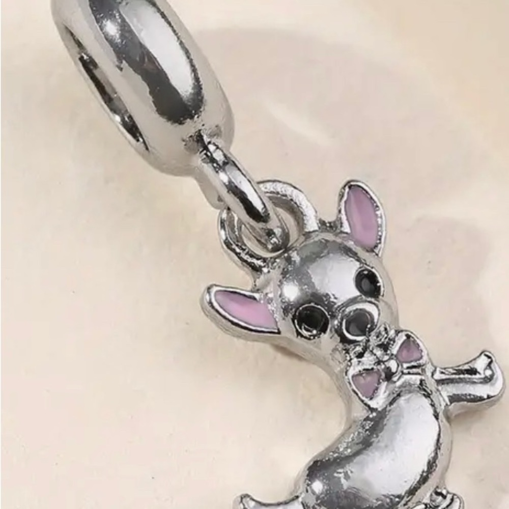 Chihuahua Dog Alloy Pendant for a bracelet or necklace NWT